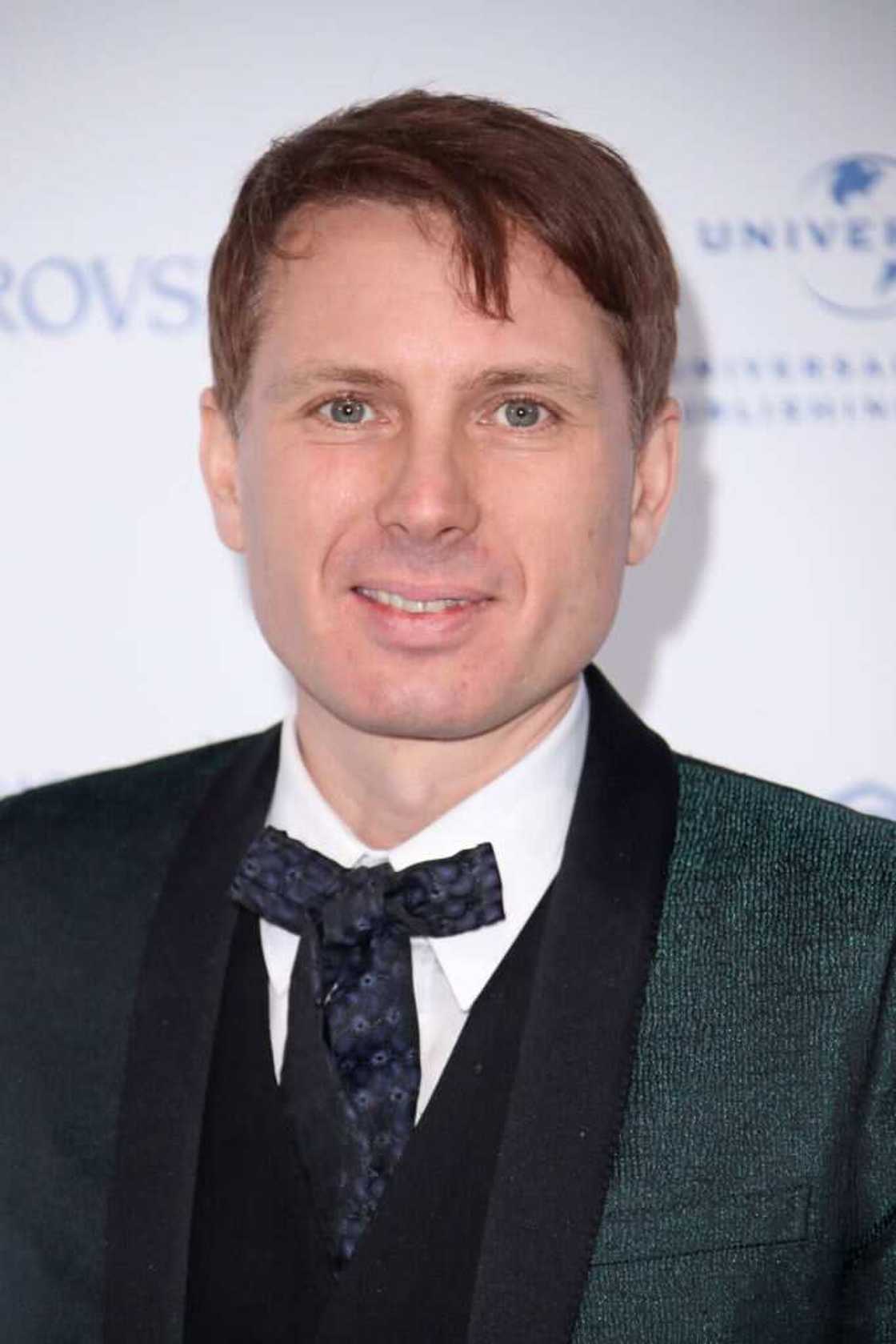 Alex Kapranos: chanteur de Franz Ferdinand, amant de Clara Luciani Alex Kapranos: chanteur de Franz Ferdinand, amant de Clara Luciani