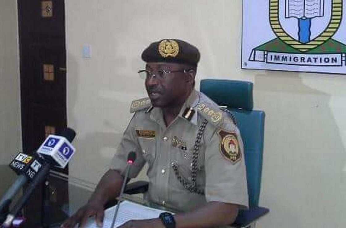 Hukumar Immigration ta kori jami'anta 60 daga aiki Hukumar Immigration ta kori jami'anta 60 daga aiki