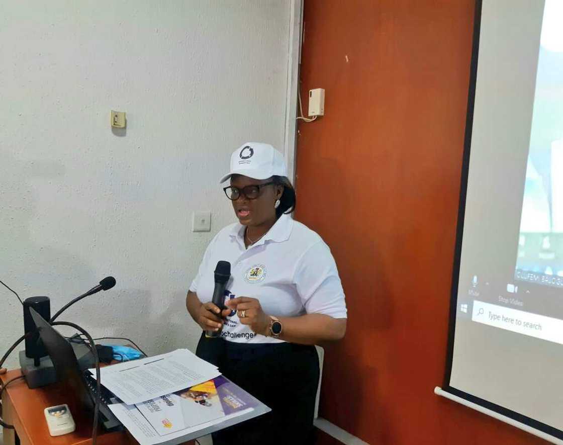 Mutane na mutuwa, Bazamu dakatar da rigakafin COVID19 ba, Inji NAFDAC Mutane na mutuwa, Bazamu dakatar da rigakafin COVID19 ba, Inji NAFDAC