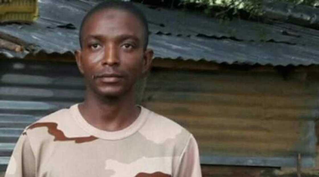 DHQ ta karrama Laftanal Kanal Abu Ali, yariman da Boko Haram suka kashe a 2016 DHQ ta karrama Laftanal Kanal Abu Ali, yariman da Boko Haram suka kashe a 2016