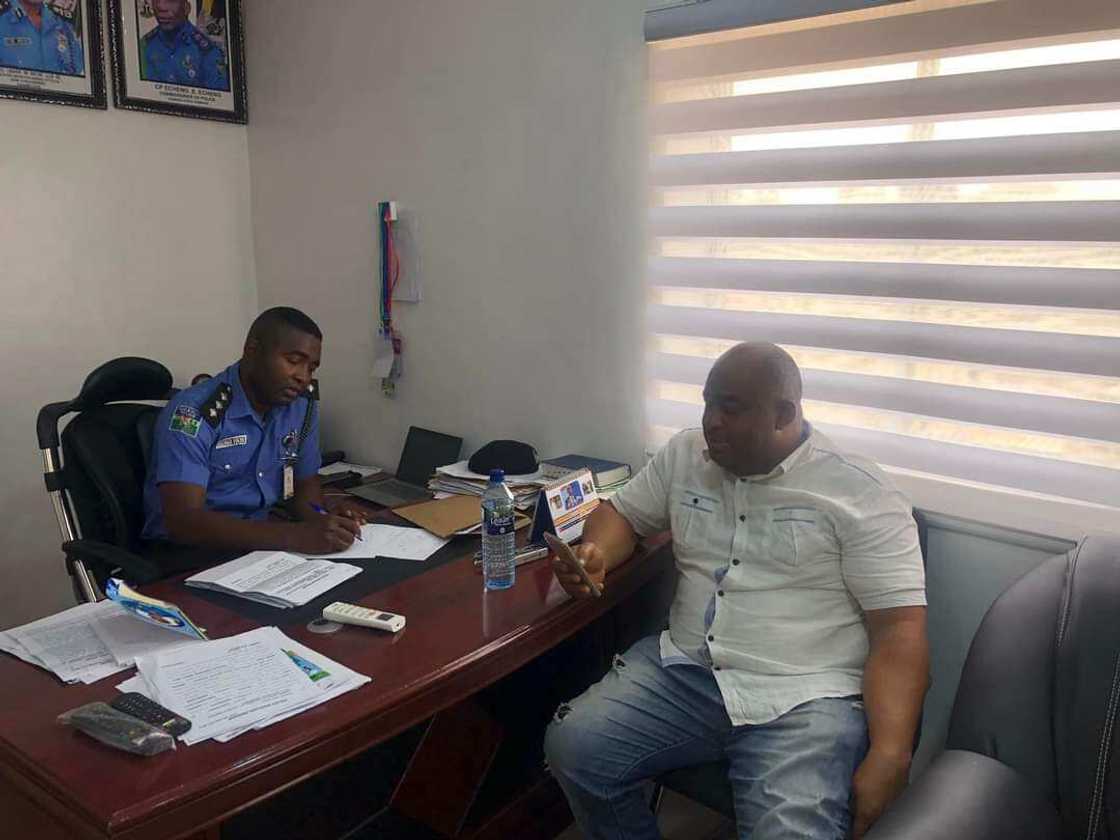 I'm Alive: Ngige's kinsman reacts to viral video of him ‘buried alive’, visits police headquarters in Anambra I'm Alive: Ngige's kinsman reacts to viral video of him ‘buried alive’, visits police headquarters in Anambra