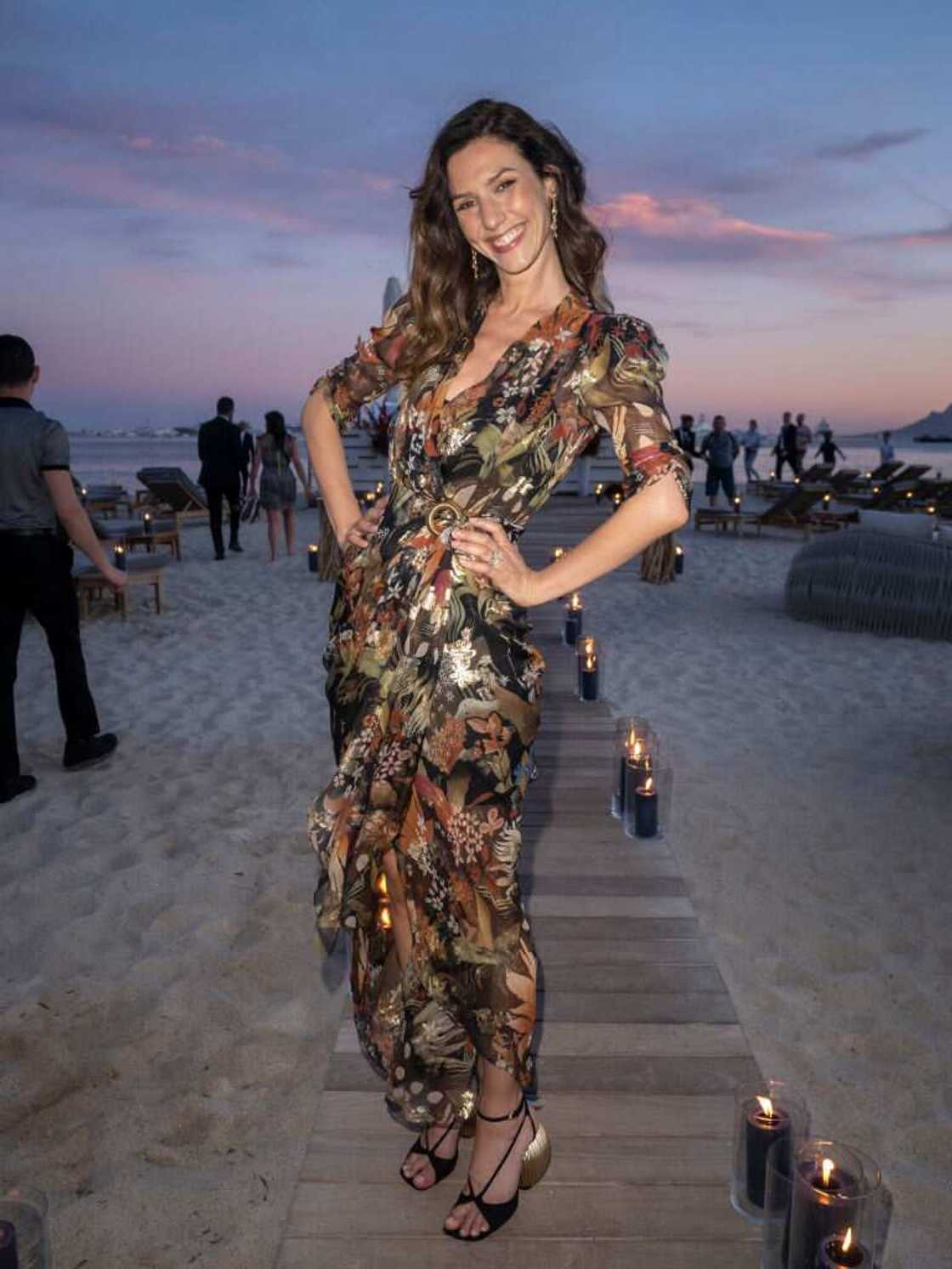 Doria Tillier assiste au dîner Le Figaro Madame lors de la 74e édition du Festival de Cannes le 14 juillet 2021 à Cannes, France. (Photo d'Arnold Jerocki/FilmMagic)