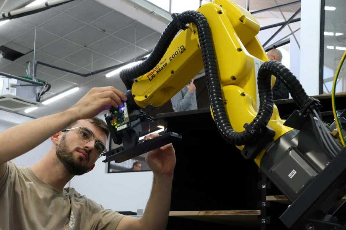 Combined with artificial intelligence, the Israeli-developed robots are designed to carefully grasp and pack a variety of items Combined with artificial intelligence, the Israeli-developed robots are designed to carefully grasp and pack a variety of items