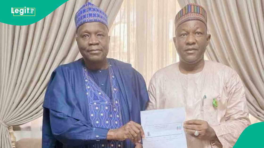 Dan majalisar wakilai na PDP a Gombe ya koma APC Dan majalisar wakilai na PDP a Gombe ya koma APC