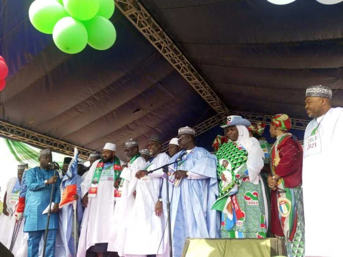 Gangamin APC a Neja. Gangamin APC a Neja.