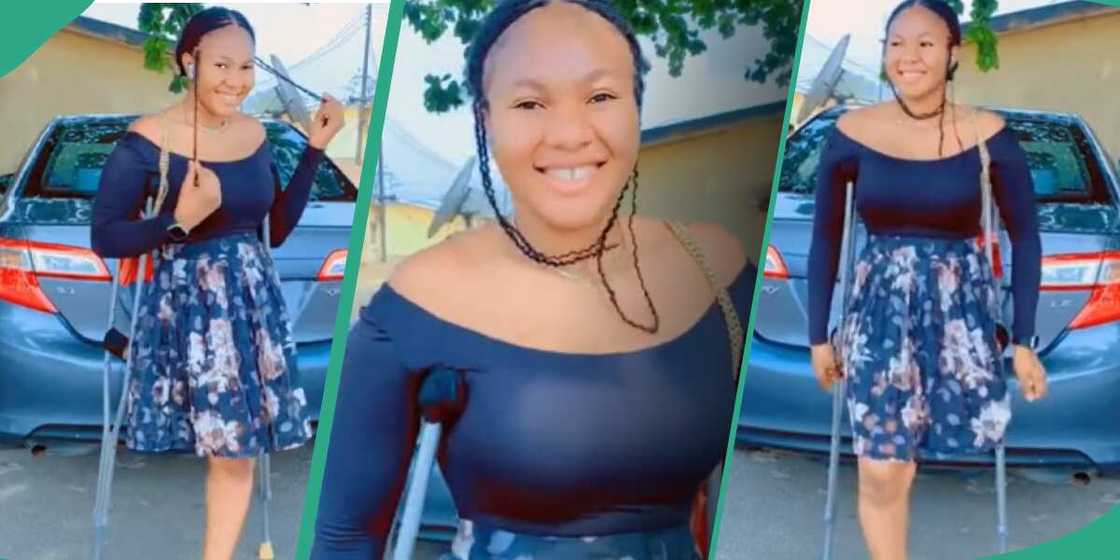 The lady showed her radiating smile The lady showed her radiating smile