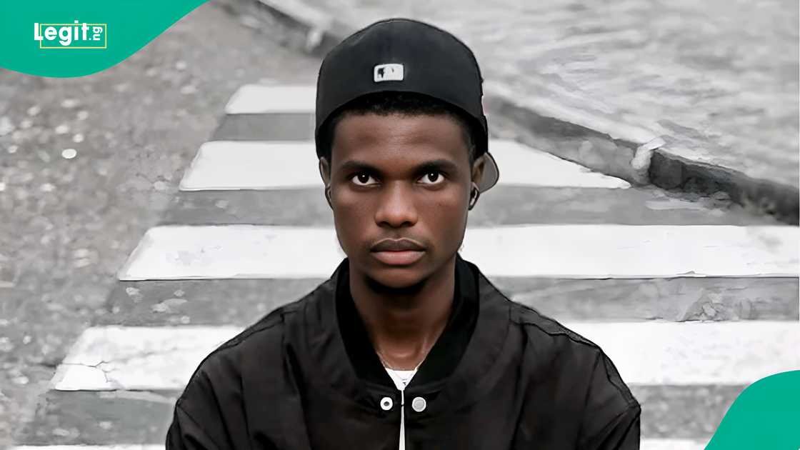 Covenant university students shun good Samaritan who stretched out cash to them.