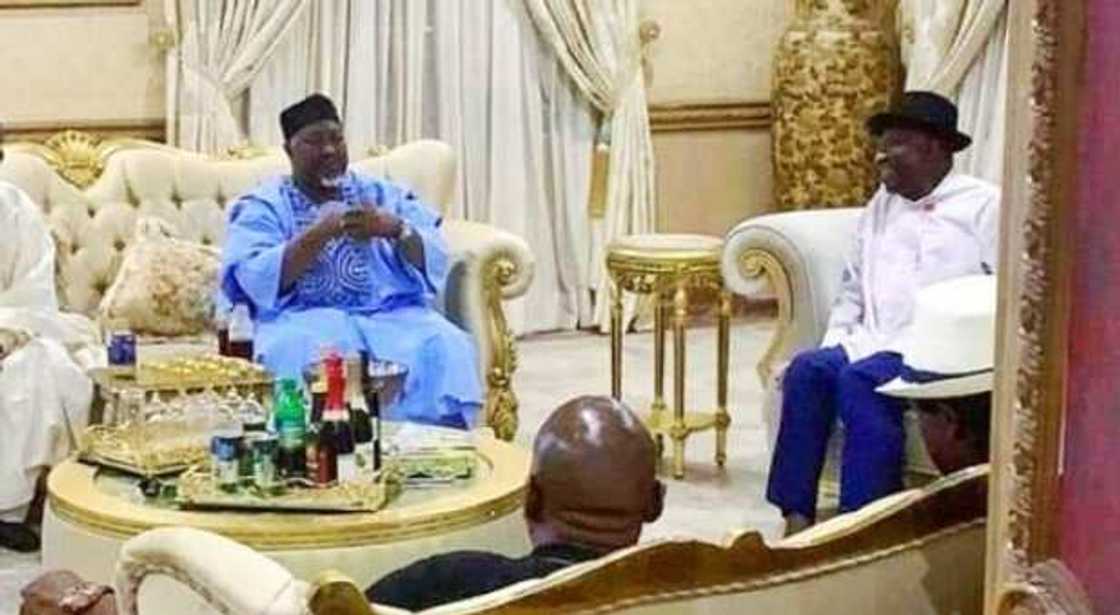 APC governors visit Jonathan in Otuoke (photos) APC governors visit Jonathan in Otuoke (photos)