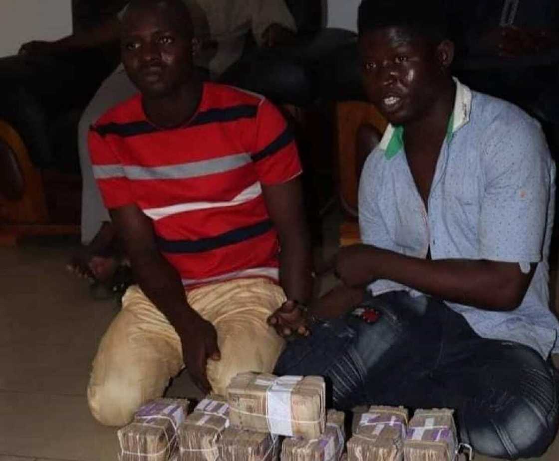 Kano: Gagarumin dan fashi da makami, Maikudi, ya sanar da sirrin aika-aikarsa Kano: Gagarumin dan fashi da makami, Maikudi, ya sanar da sirrin aika-aikarsa