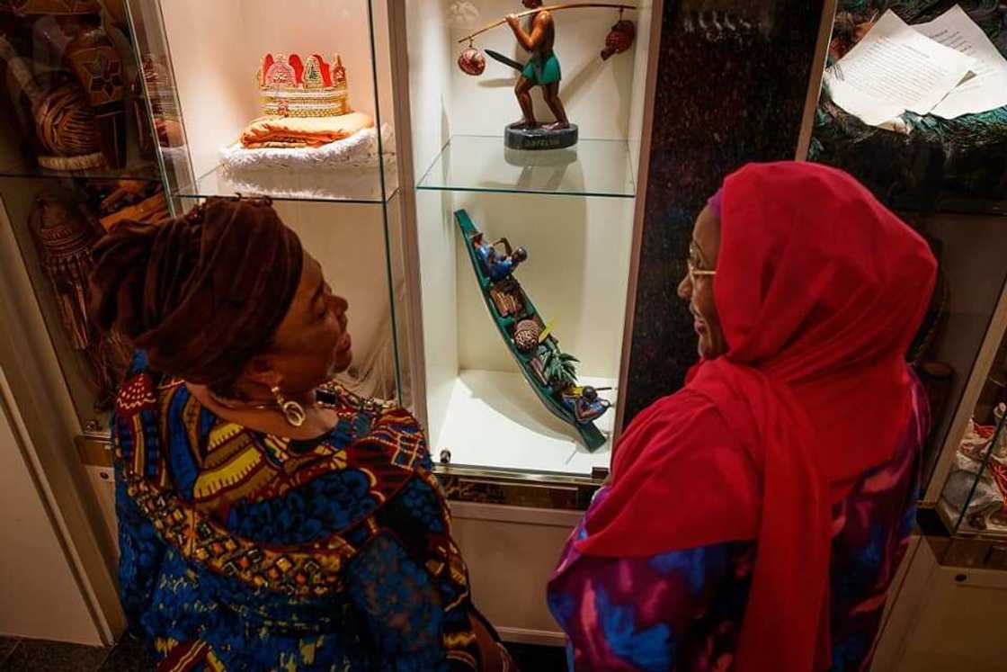 Aisha Buhari ta gana da Patience Jonathan a Aso Villa (hotuna) Aisha Buhari ta gana da Patience Jonathan a Aso Villa (hotuna)