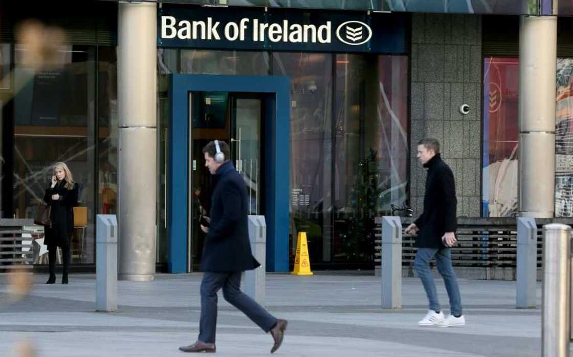 Queues formed at Bank of Ireland cash machines because of a technical glitch Queues formed at Bank of Ireland cash machines because of a technical glitch
