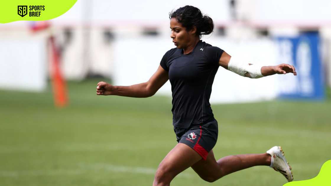 Magali Harvey's height Magali Harvey's height