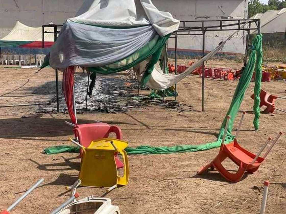 Thugs attack PDP congress venue Thugs attack PDP congress venue