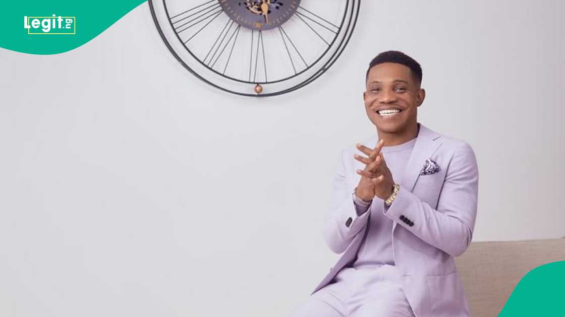 Man drags Pastor Jerry Eze over one of his preachings