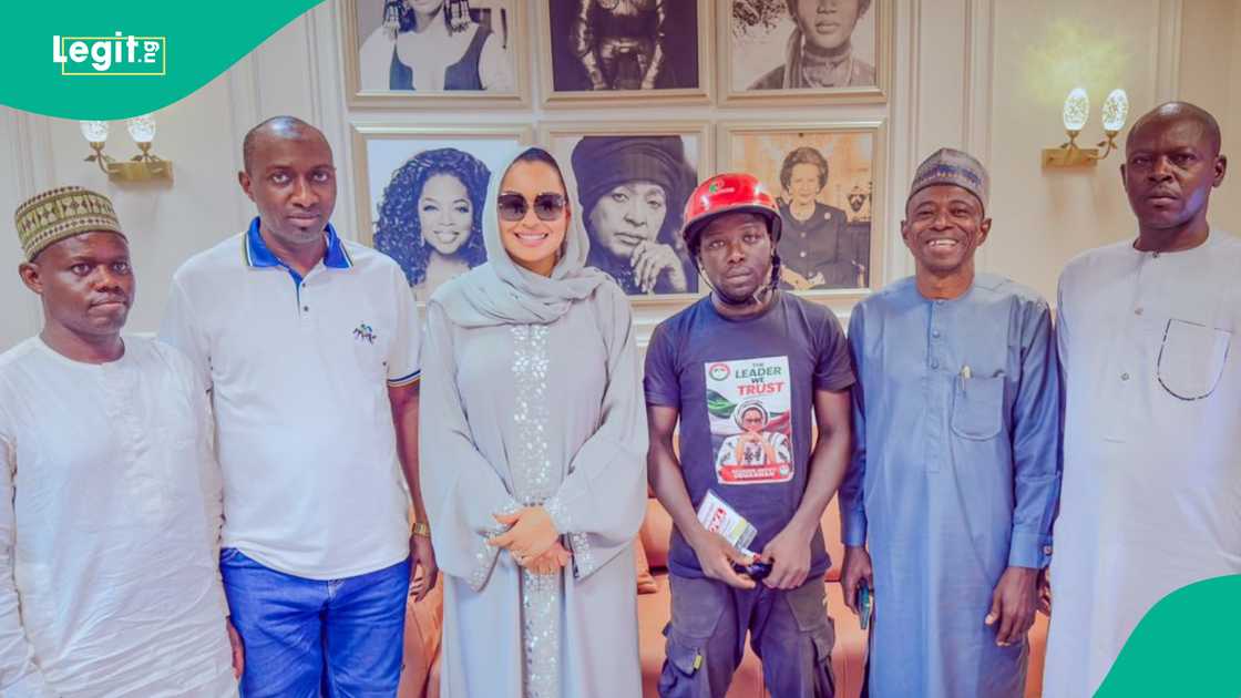 Kogi cyclist Mustapha Shehu meets Senator Natasha Akpoti-Uduaghan in Abuja, drawing public attention and sparking discussions among supporters and residents about his long-distance ride in support of her political bid.