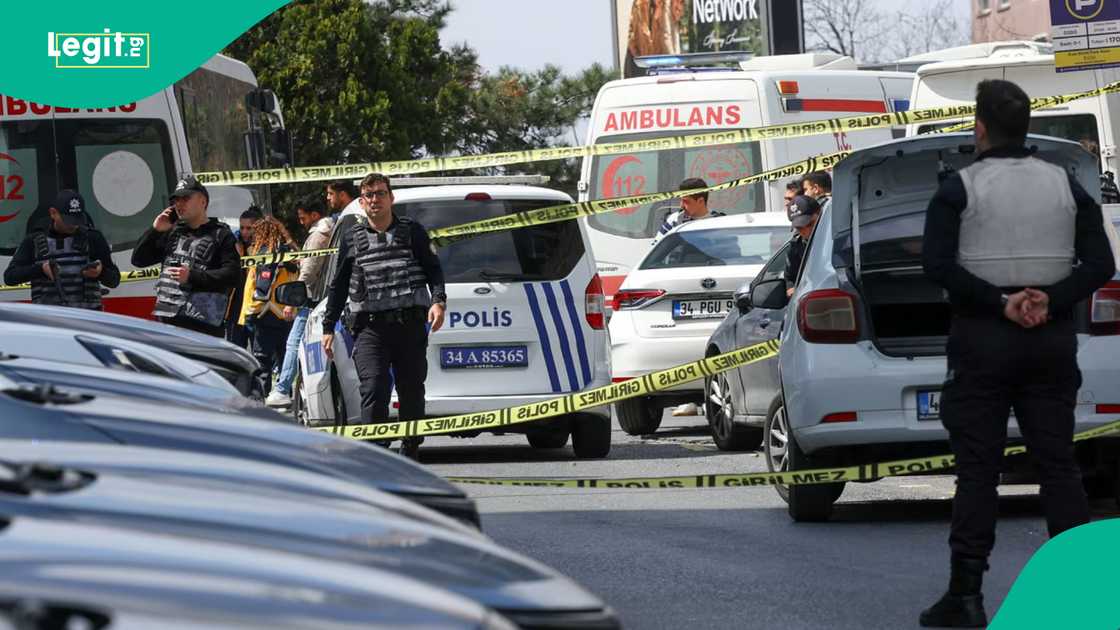 Yan sanda sun jikkata a harin yan bindiga a ofishin jakadancin Isra'ila Yan sanda sun jikkata a harin yan bindiga a ofishin jakadancin Isra'ila