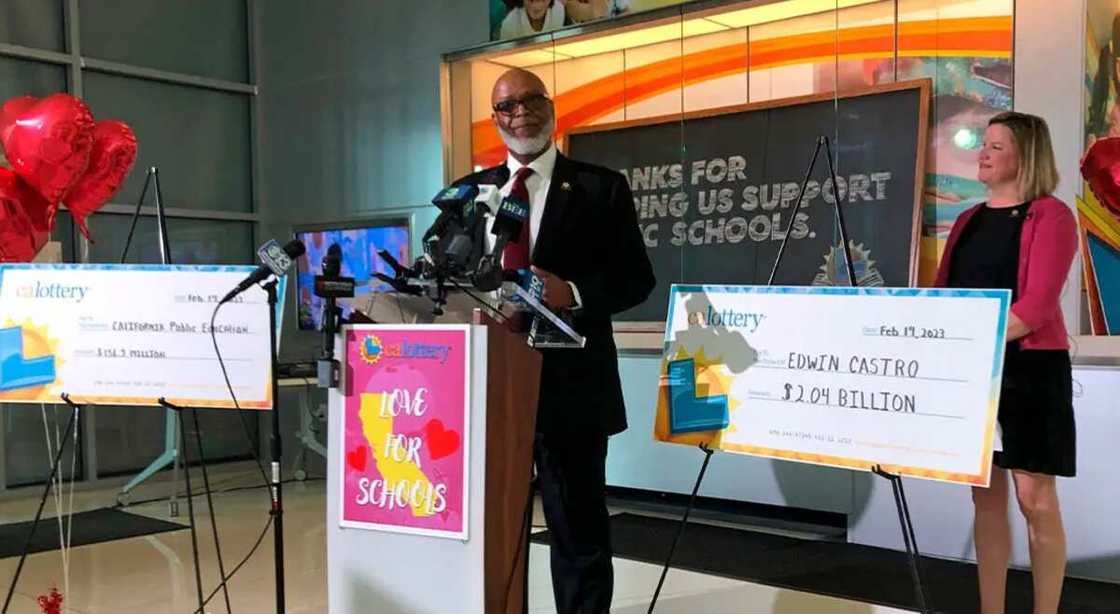 Man wins 2 billion lottery Man wins 2 billion lottery