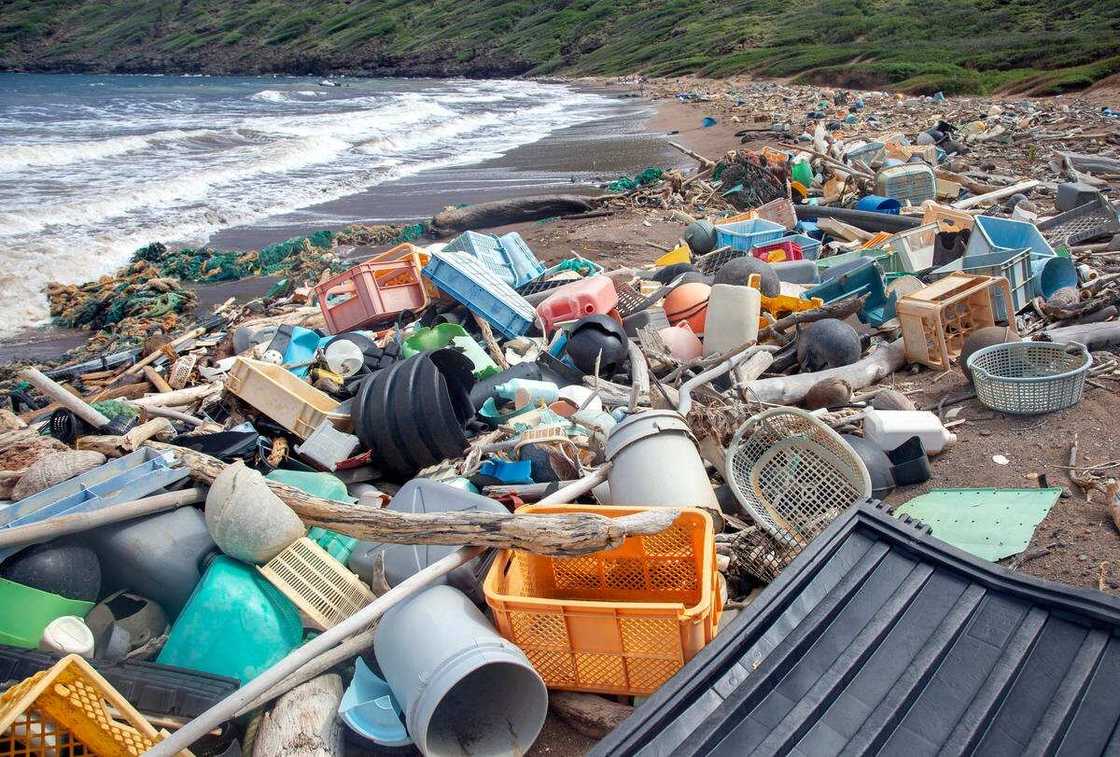 Gwamnatin Najeriya roki 'yan kasa su daina amfani da robobi Gwamnatin Najeriya roki 'yan kasa su daina amfani da robobi