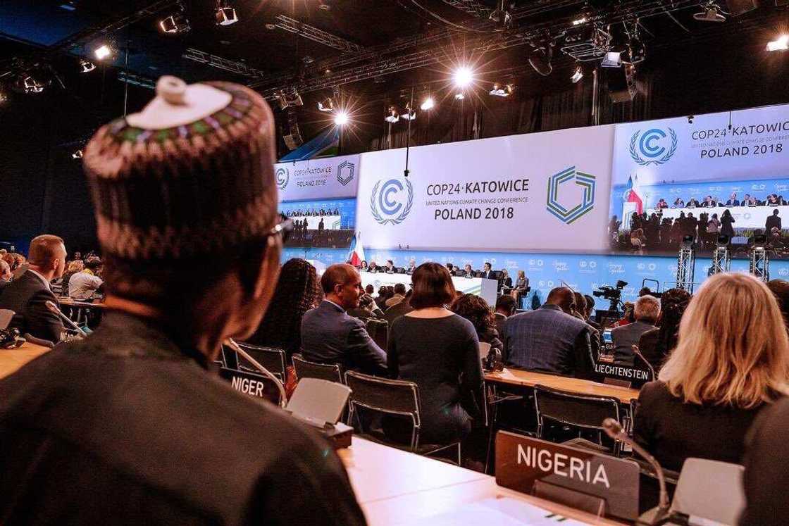 Shugaba Buhari ya gabatar da jawabi a kasar Poland (Hotuna) Shugaba Buhari ya gabatar da jawabi a kasar Poland (Hotuna)