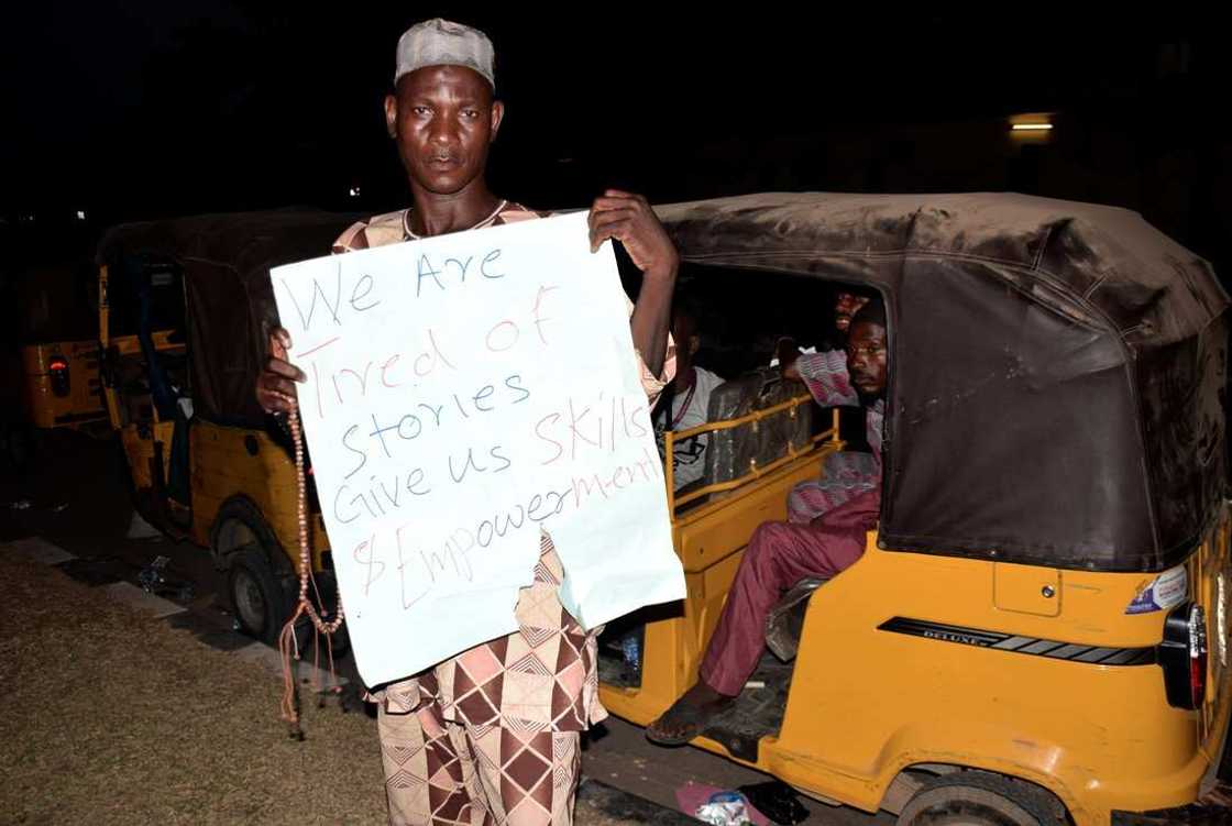 Dokar hana Babur: Nakasassu sun yi zanga-zanga a gidan gwamnatin Legas Dokar hana Babur: Nakasassu sun yi zanga-zanga a gidan gwamnatin Legas