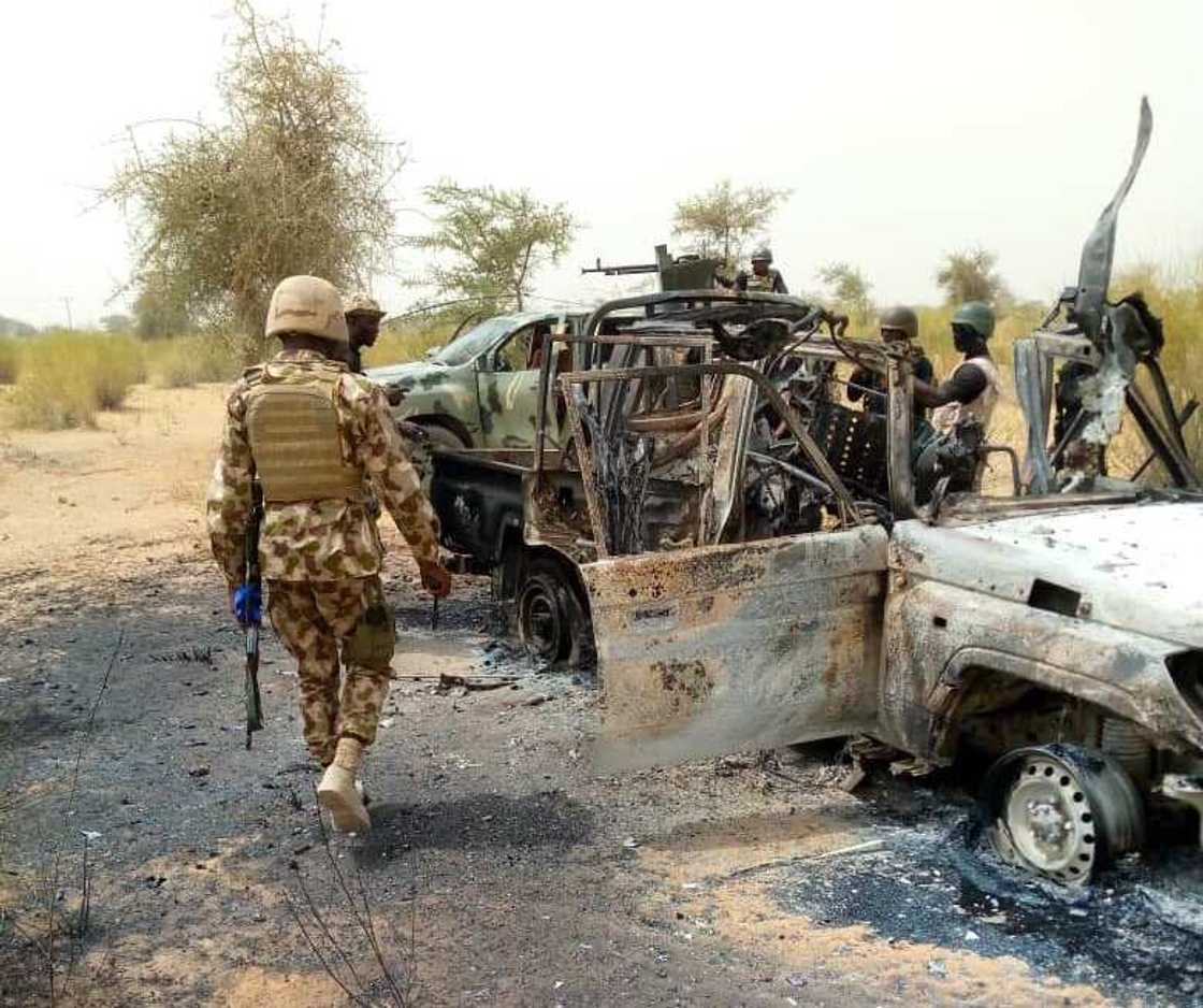 Abu Aisha: Sojoji sun kashe babban kwamandan ISWAP da wasu kwamandoji 17 a Damasak Abu Aisha: Sojoji sun kashe babban kwamandan ISWAP da wasu kwamandoji 17 a Damasak