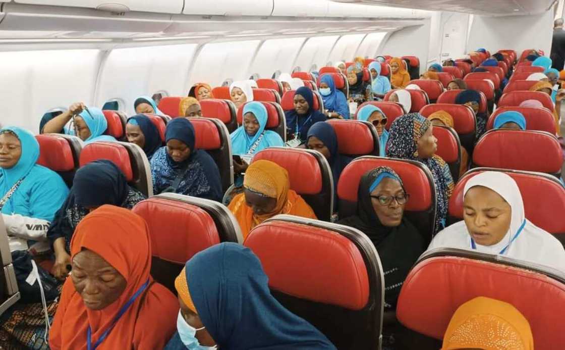 Alhazan Legas sun baro kasa ma tsarki Alhazan Legas sun baro kasa ma tsarki