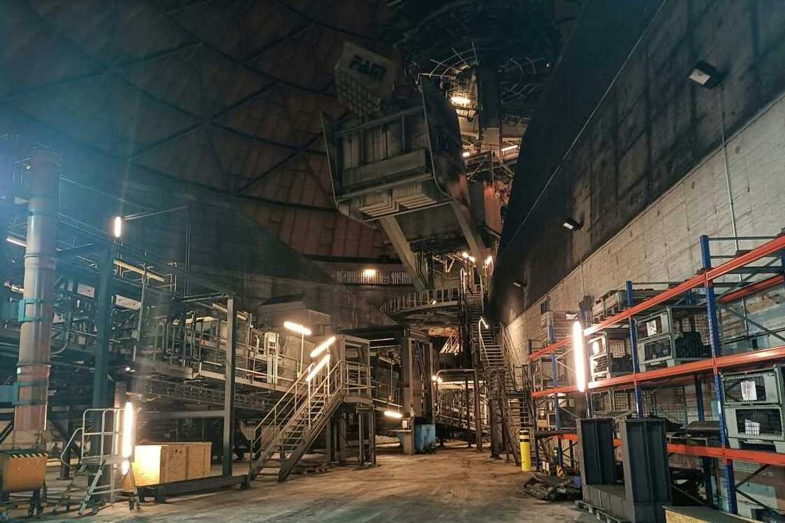 The coal warehouse at the Moorburg plant The coal warehouse at the Moorburg plant