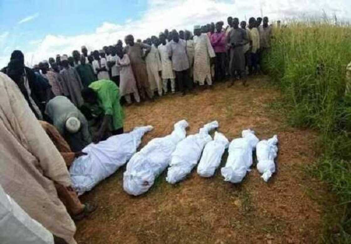 Yan gida daya su 6 sun mutu bayan gini ya ruso masu a Kebbi Yan gida daya su 6 sun mutu bayan gini ya ruso masu a Kebbi