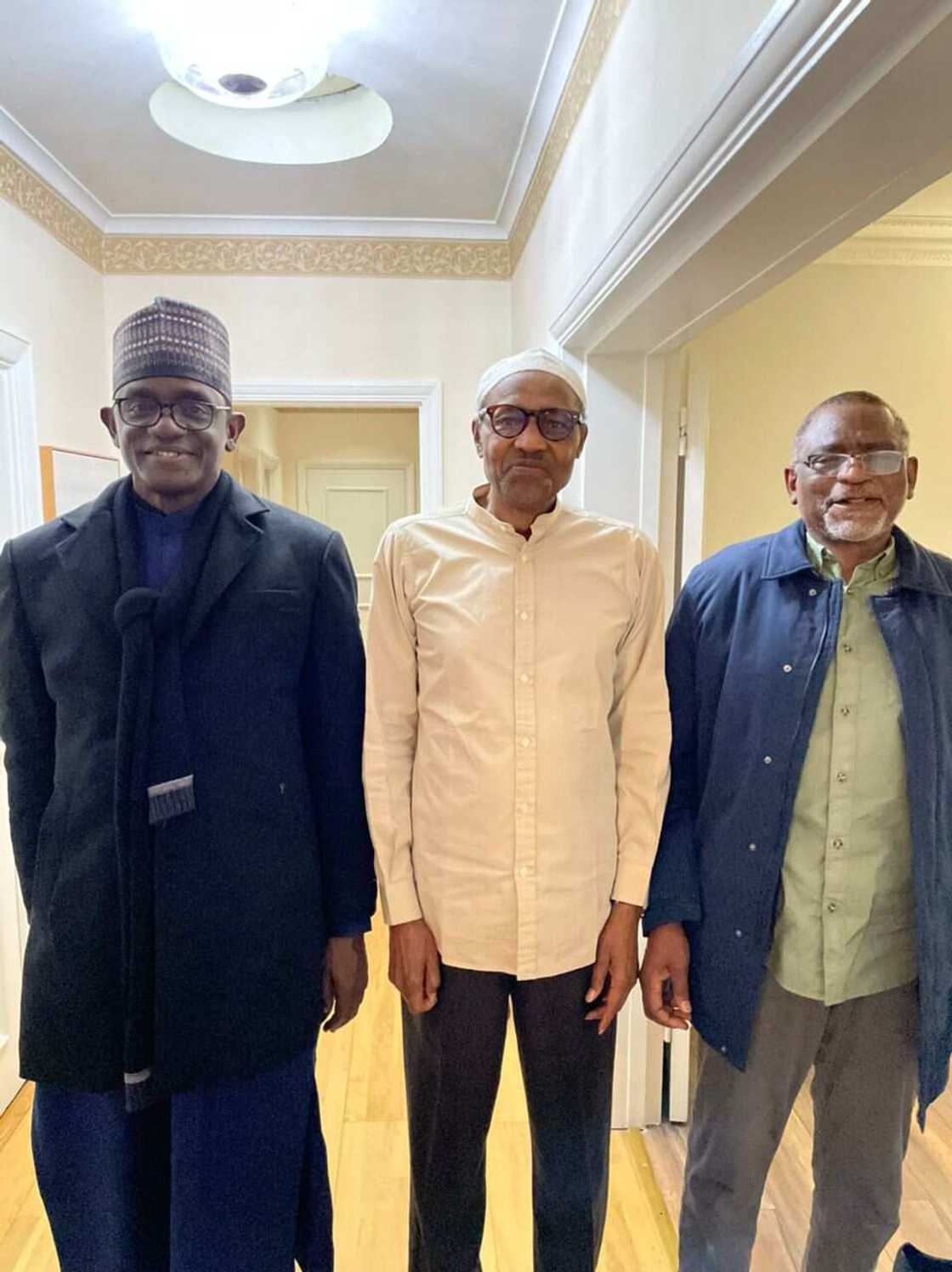 Labarin cikin Hotuna: Mai Mala Buni yayi takakkiya zuwa Landan don ganin Shugaba Buhari Labarin cikin Hotuna: Mai Mala Buni yayi takakkiya zuwa Landan don ganin Shugaba Buhari