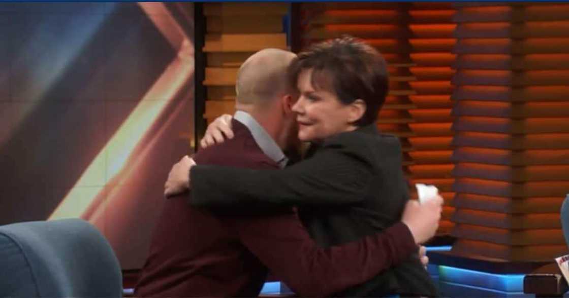 After over 20 years, man reunites with policewoman who saved his life After over 20 years, man reunites with policewoman who saved his life