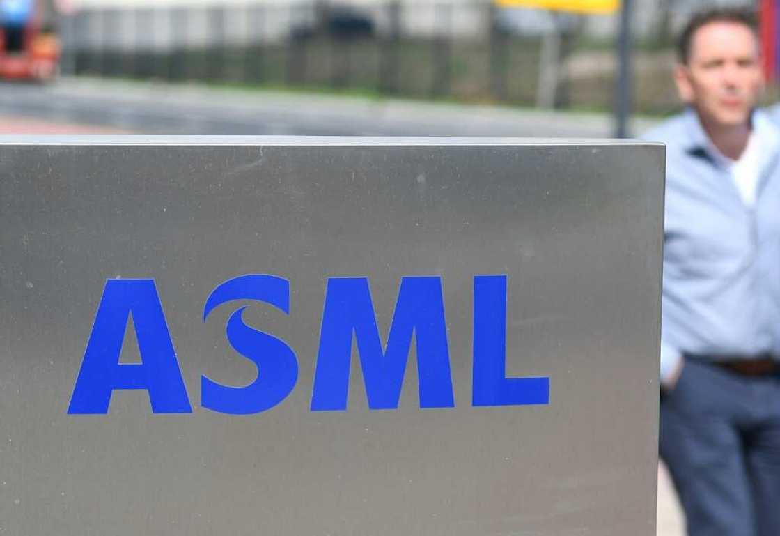ASML makes machines for the semiconductor industry ASML makes machines for the semiconductor industry
