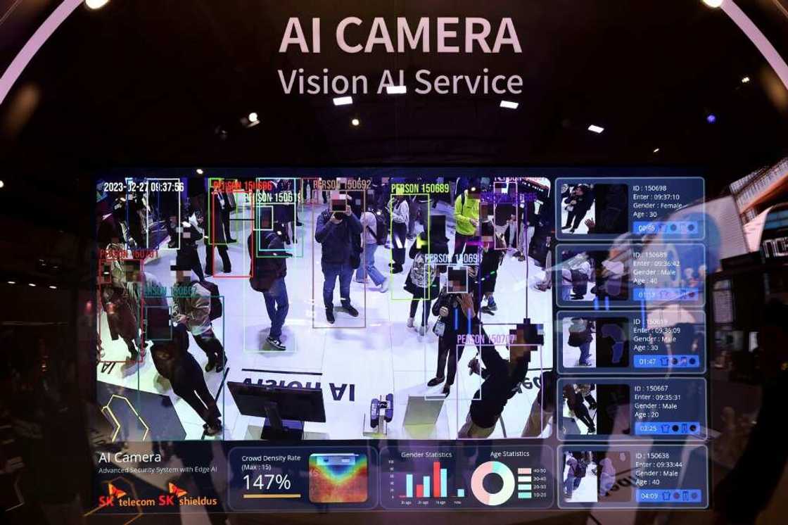 Proponents say facial recognition software is better for high-quality, front-on images Proponents say facial recognition software is better for high-quality, front-on images