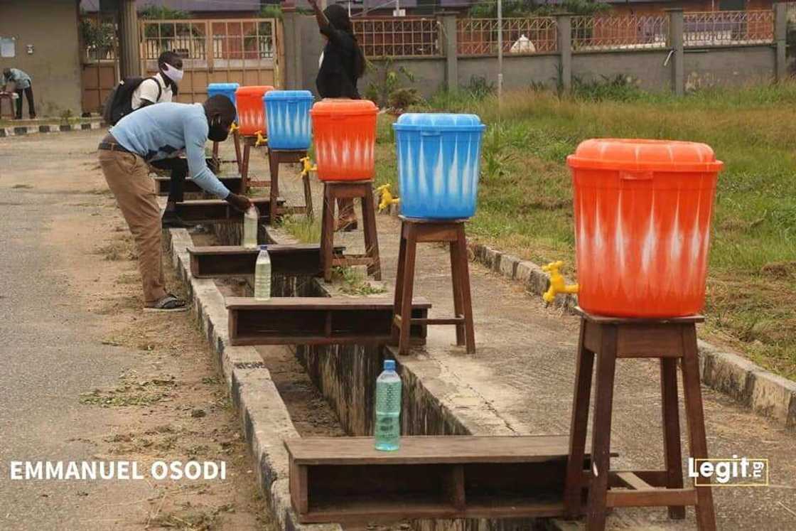 Yanzu-yanzu: Dalibai sun koma makaranta a Nigeria, sun fara shirin zana jarabawa Yanzu-yanzu: Dalibai sun koma makaranta a Nigeria, sun fara shirin zana jarabawa