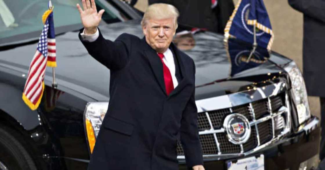 Man bakes cake resembling Donald Trump's helicopter Man bakes cake resembling Donald Trump's helicopter