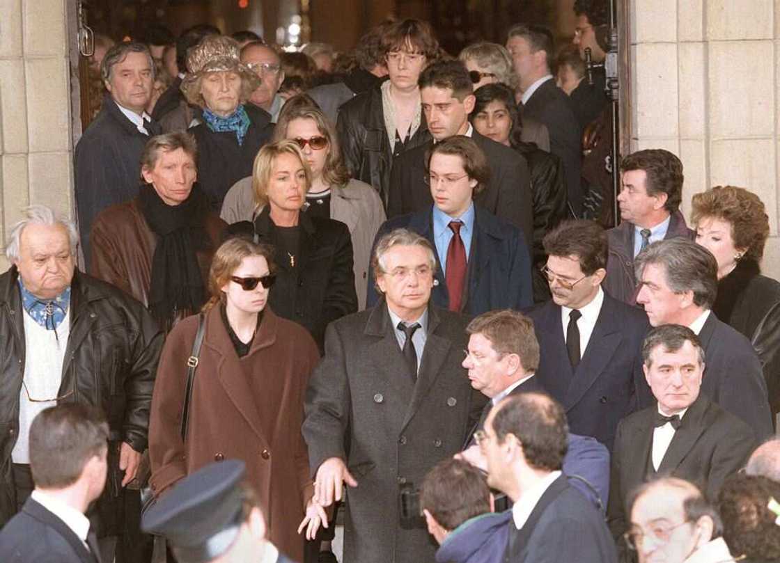 La douloureuse histoire de Cynthia Sardou : elle se confie La douloureuse histoire de Cynthia Sardou : elle se confie