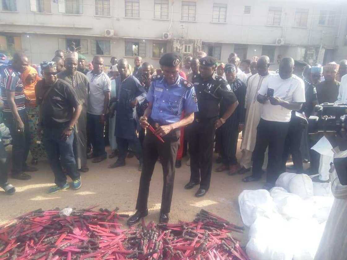 An kama muggan makamai da mota cike da kwayoyi a Kano, hotuna