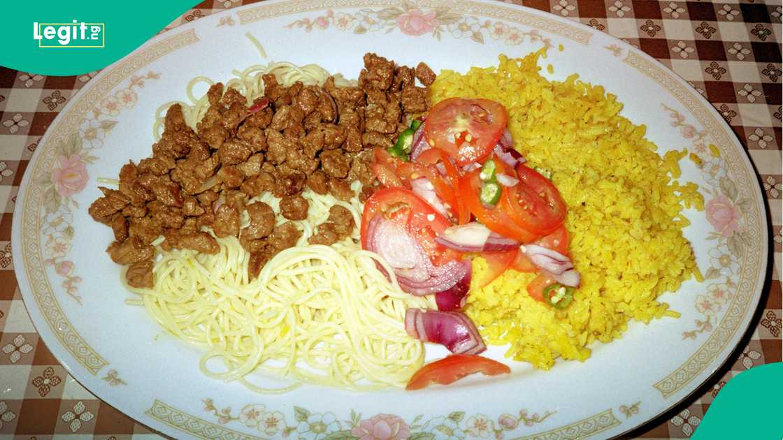 Kimanin mutane 34 suka mutu a jihohi 6 bayan sun ci abinci mai guba Kimanin mutane 34 suka mutu a jihohi 6 bayan sun ci abinci mai guba