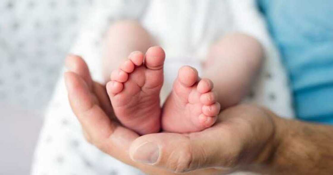 Allah mai iko: Yadda mai jinyar korona ta haihu a asibitin Najeriya Allah mai iko: Yadda mai jinyar korona ta haihu a asibitin Najeriya