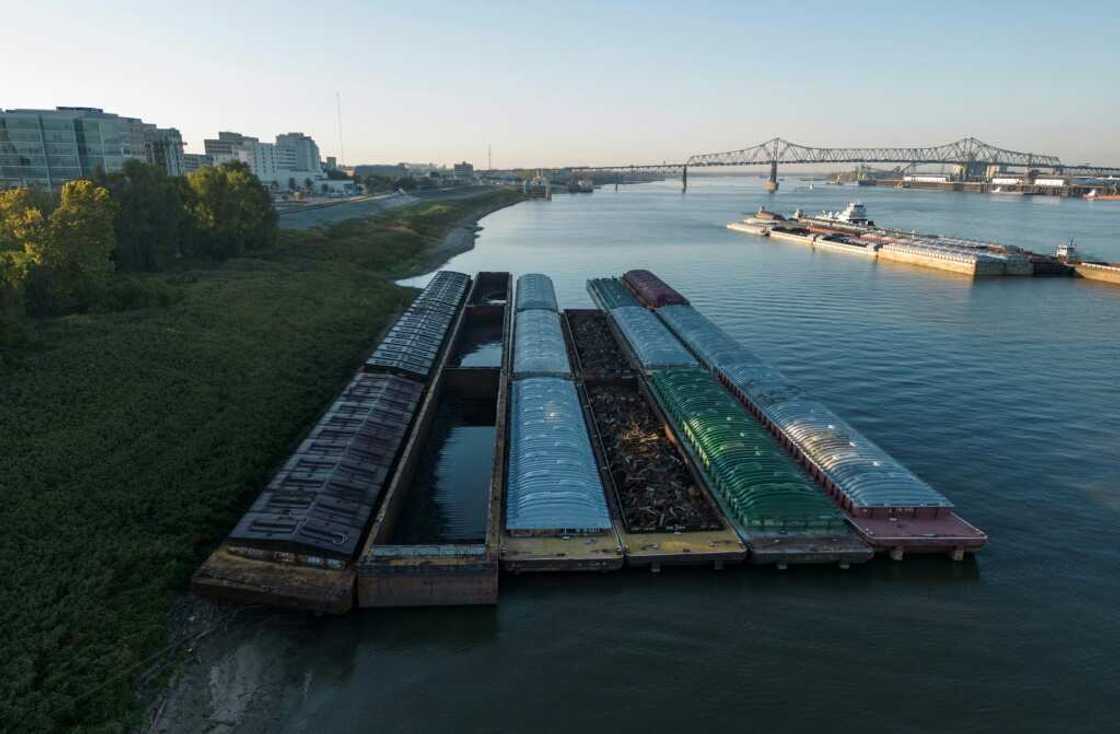 With the Mississippi River at historic lows, barge traffic has been upended -- and with it, the livelihoods of US farmers With the Mississippi River at historic lows, barge traffic has been upended -- and with it, the livelihoods of US farmers