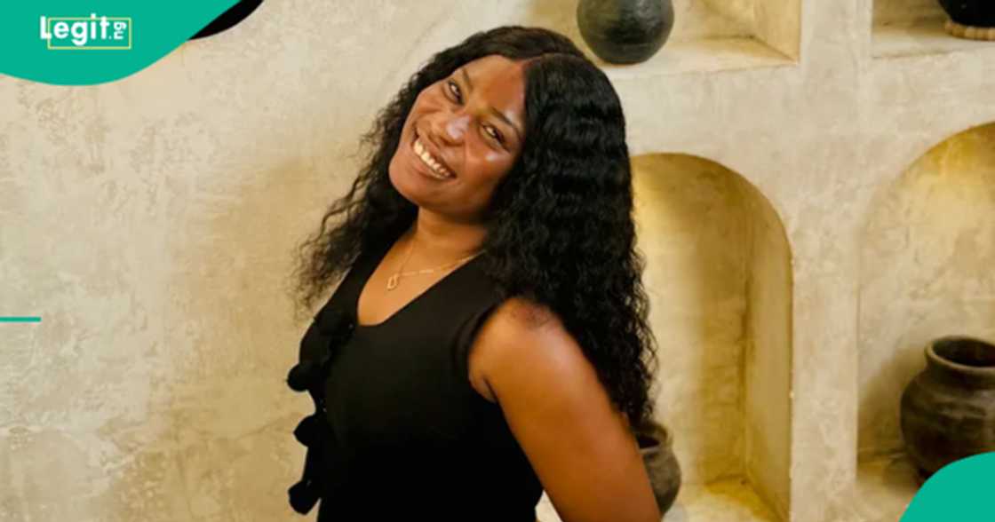 Nigerian lady who used to make shoes becomes flower parker in UK.