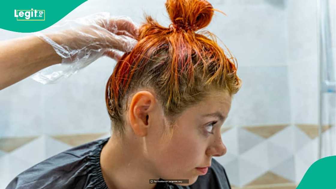 Young girl fools family with AI red hair Young girl fools family with AI red hair