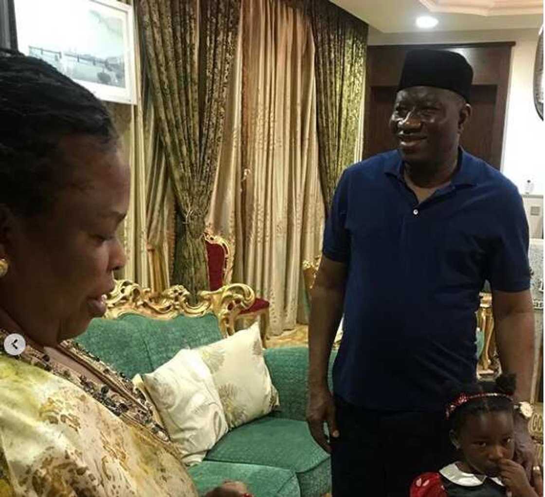 Amurka ta amince da bukatar Najeriya na duba asusun bankin Jonathan da Diezani Amurka ta amince da bukatar Najeriya na duba asusun bankin Jonathan da Diezani