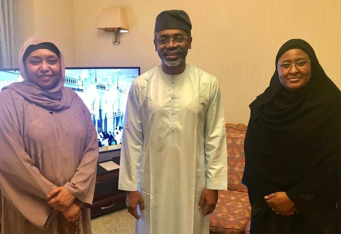 Gbajabiamila ya gamu da Aisha Buhari a Makkah Gbajabiamila ya gamu da Aisha Buhari a Makkah