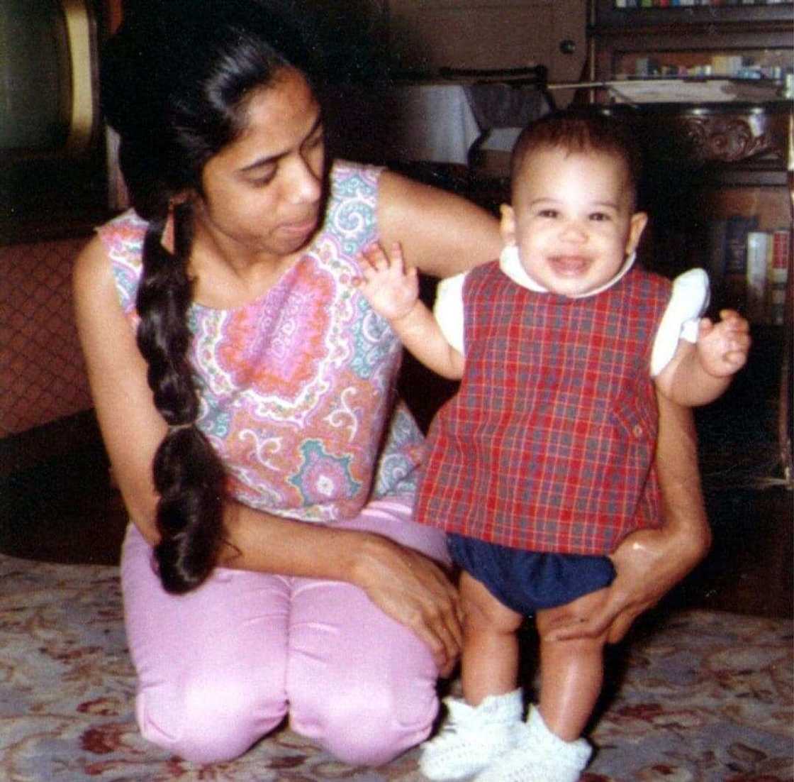 Kamala Harris fondly remembers late mum who died of colon cancer Kamala Harris fondly remembers late mum who died of colon cancer