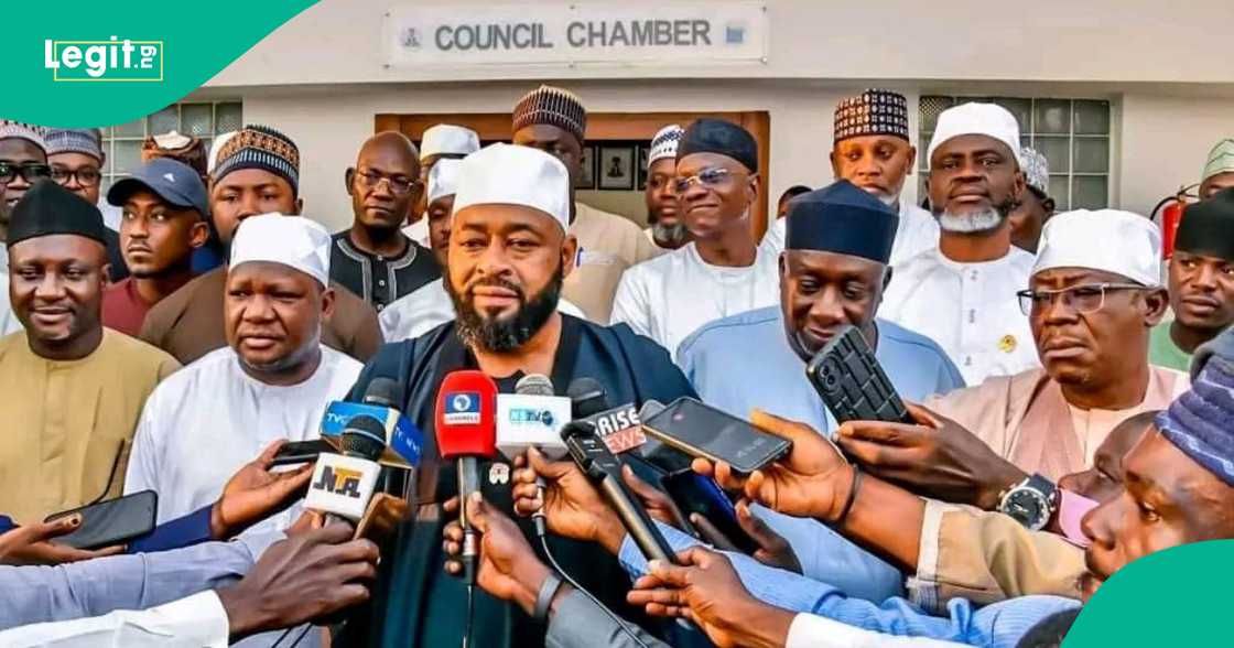 Following significant criticism, Niger State Governor Umar Bago has revisited his decision to arrest individuals with dreadlocks in the state. Following significant criticism, Niger State Governor Umar Bago has revisited his decision to arrest individuals with dreadlocks in the state.