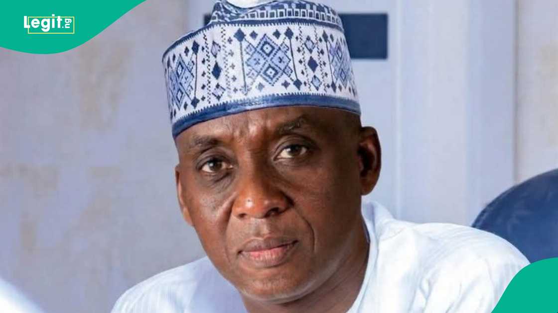Badawaire ya musanta janyewa daga takara
