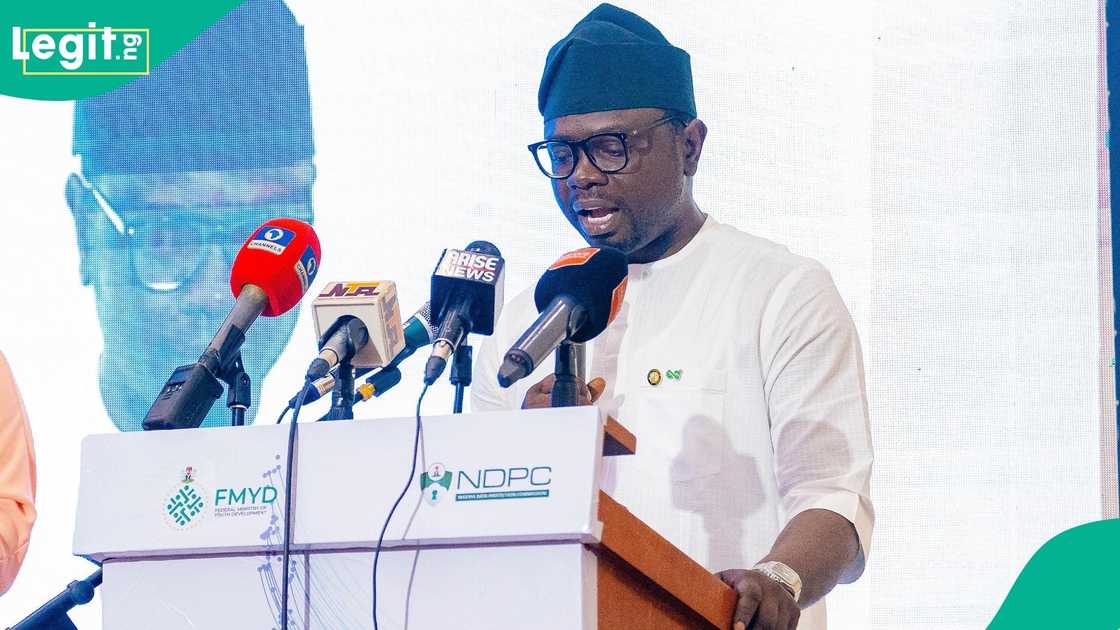 In celebration of the International Day of the Girl Child, Minister Ayodele Olawande gives up his seat for an 18-year-old girl to serve as minister for a day. In celebration of the International Day of the Girl Child, Minister Ayodele Olawande gives up his seat for an 18-year-old girl to serve as minister for a day.