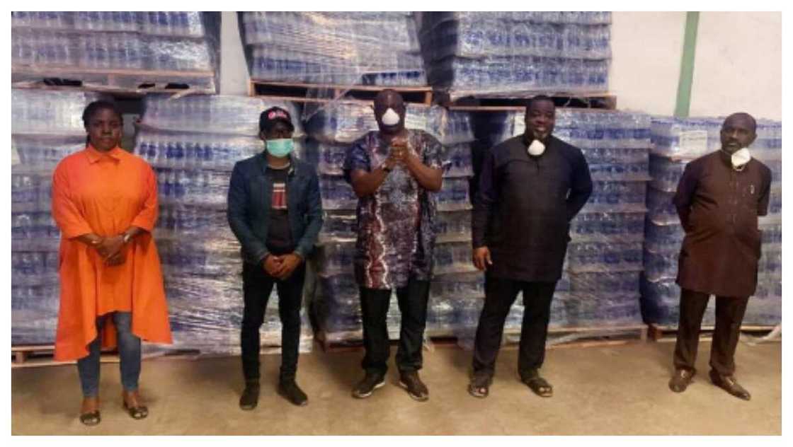 7-Up donates 2 million bottles of drinks to Nigerians In vulnerable communities 7-Up donates 2 million bottles of drinks to Nigerians In vulnerable communities