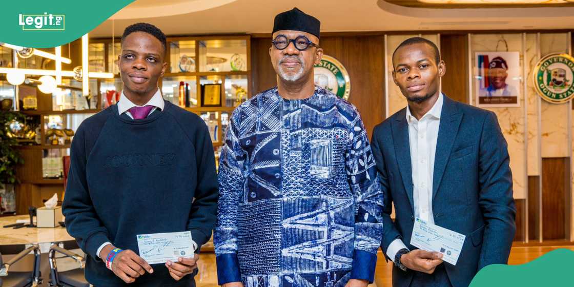Ogun state governor Dapo Abiodun gives N10m each to UNILAG best-graduating students Ogun state governor Dapo Abiodun gives N10m each to UNILAG best-graduating students