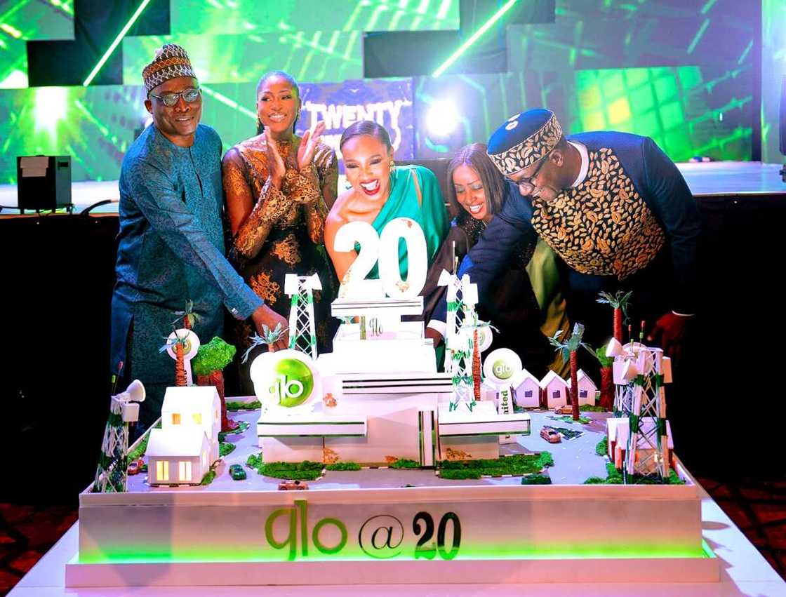 Glo appreciates long-serving staff with millions at iconic party Glo appreciates long-serving staff with millions at iconic party